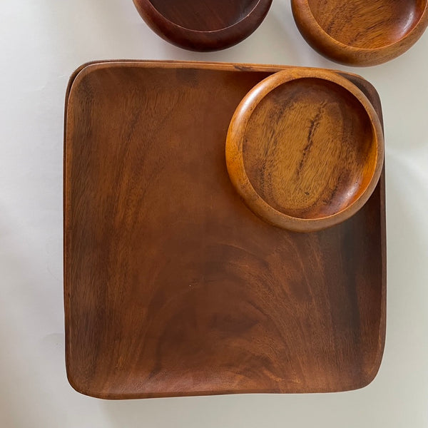 Teak Dinnerware Plate and Bowl Set | Set of Four