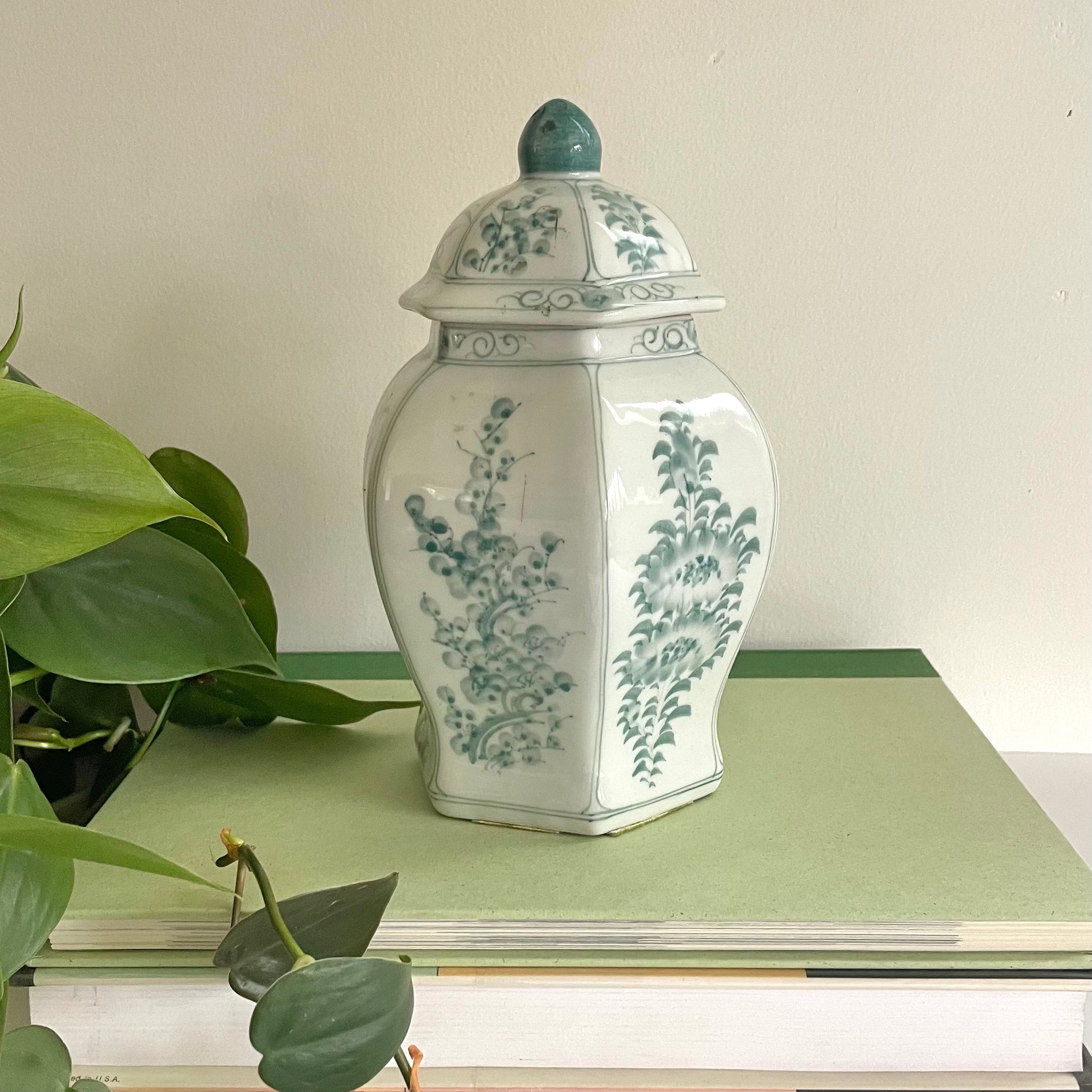 Ginger Jar | White & Green