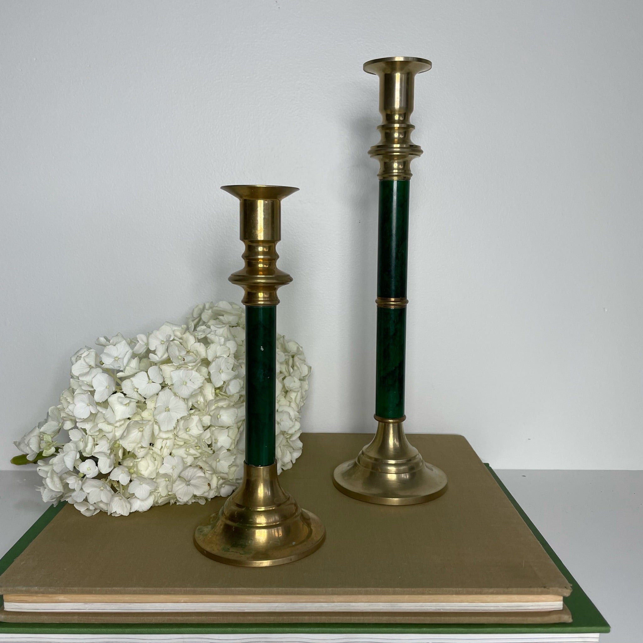 Green and Gold Candleholders Set