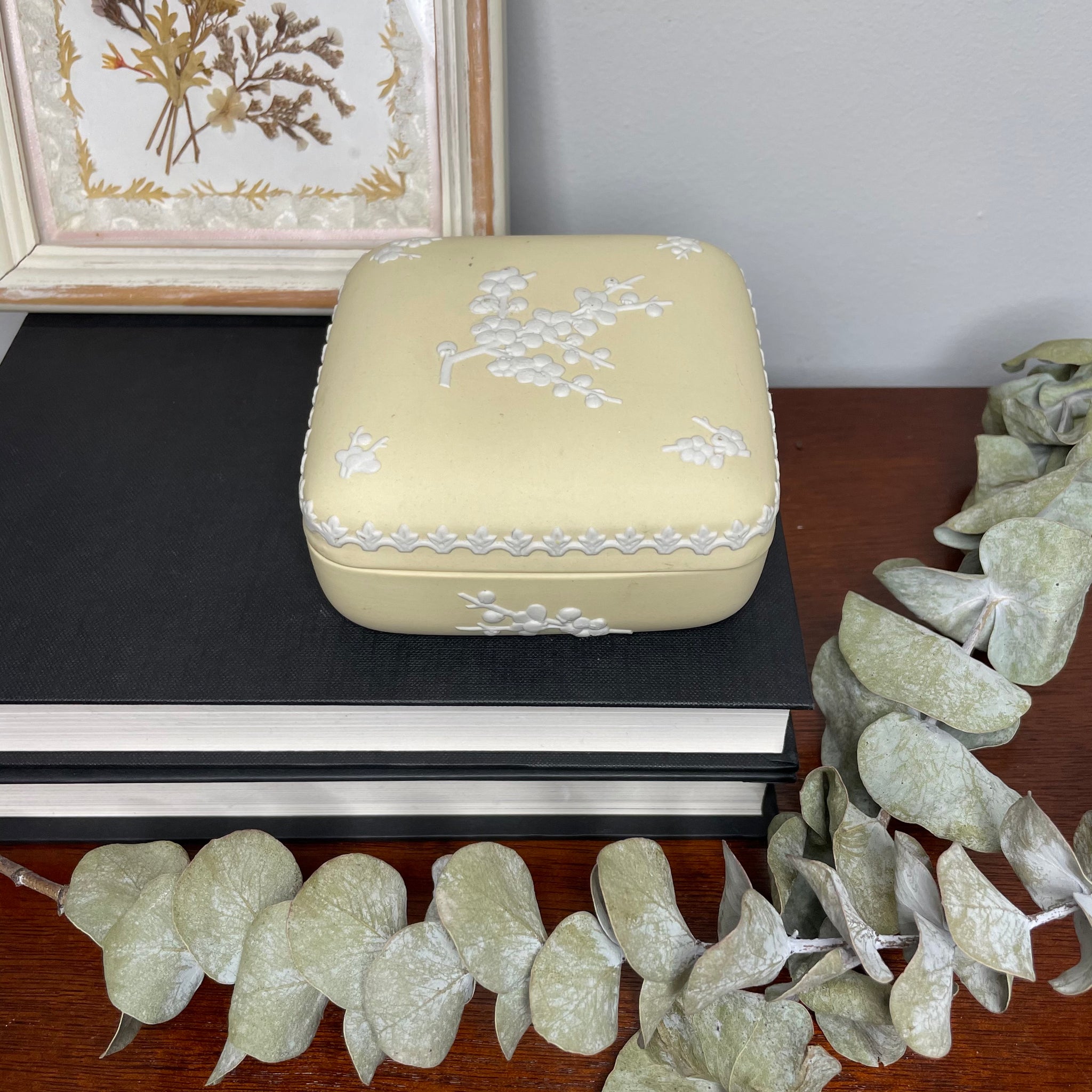 Wedgewood Primrose Trinket Box